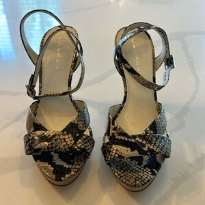 Via Spiga size 7M-4 inch sandals